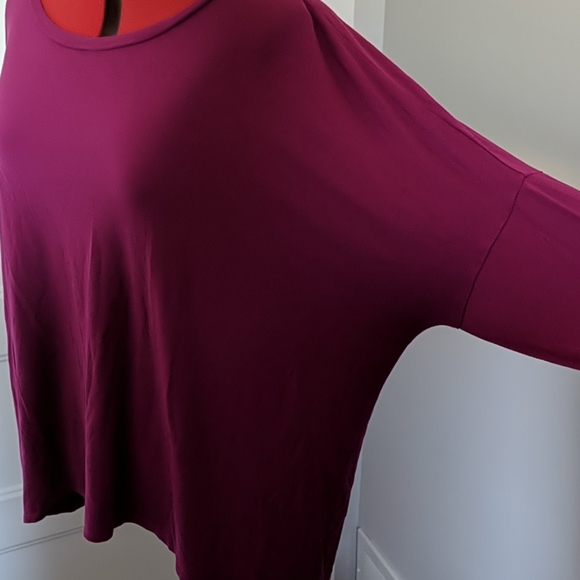Magenta top - Picture 2 of 4